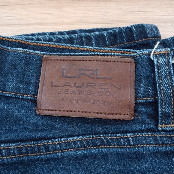 Lauren Jean's - Picture 6 of 7